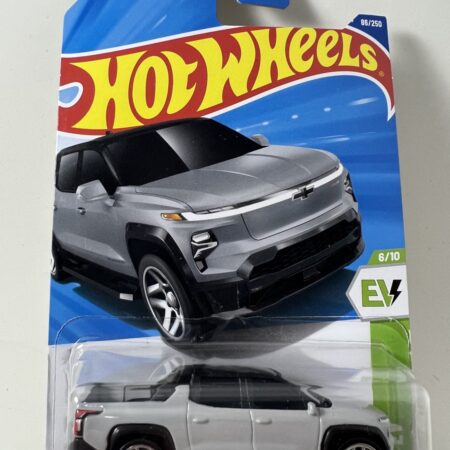 Silverado EV RST (Gray)