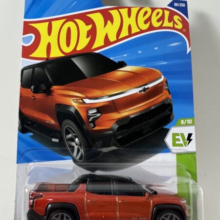 Silverado EV RST (Orange)