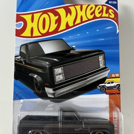 Hot Wheels Custom Chevy Pickup – Black (Mainline Truck Series)