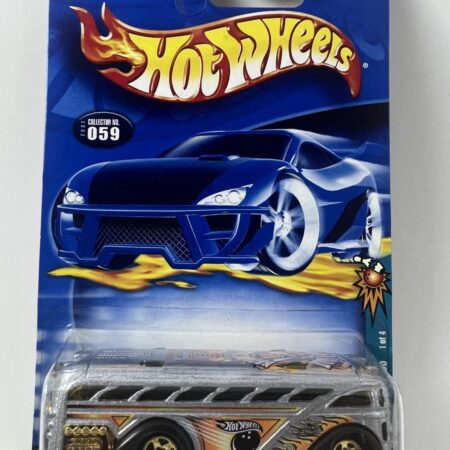2002 Surfin' School Bus Collector #059 Hot Wheels gold motor and wheels