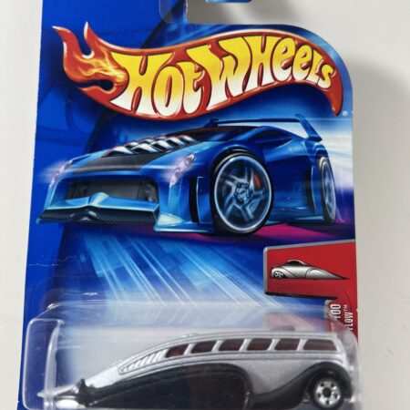 hot wheels 1:64 diecast car in packaging blue card front view white futuristic car collectible
