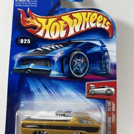 hot wheels 1:64 diecast car in packaging blue card front view yellow car collectible