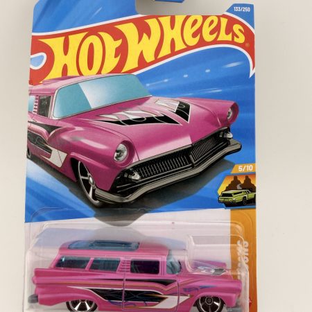 Hot Wheels 8 Crate Pink HW Wagons 133/250 Diecast Car